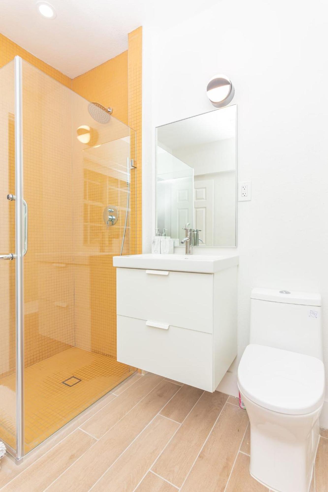 Large Stylish Studio Apartment In El Portal #3 Miami Exterior photo
